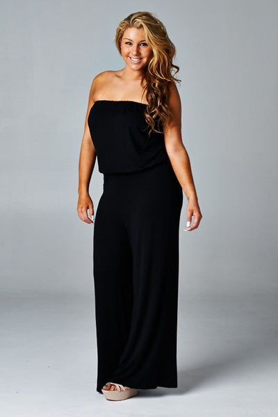 This "Keep It Loose" Strapless Jumper is great at being cute but also forgiving in those sometimes problematic areas. The jumper is easily transitional from a weekend of errands to a night out with your girls!    Model is Wearing: Large